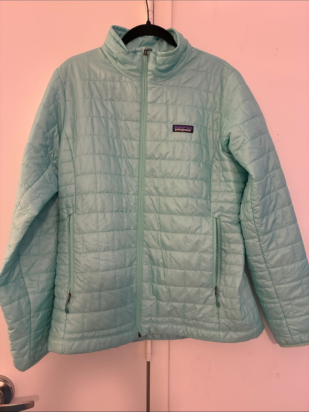 Patagonia Women's light green Quilted Lightweight Puffer Jacket
